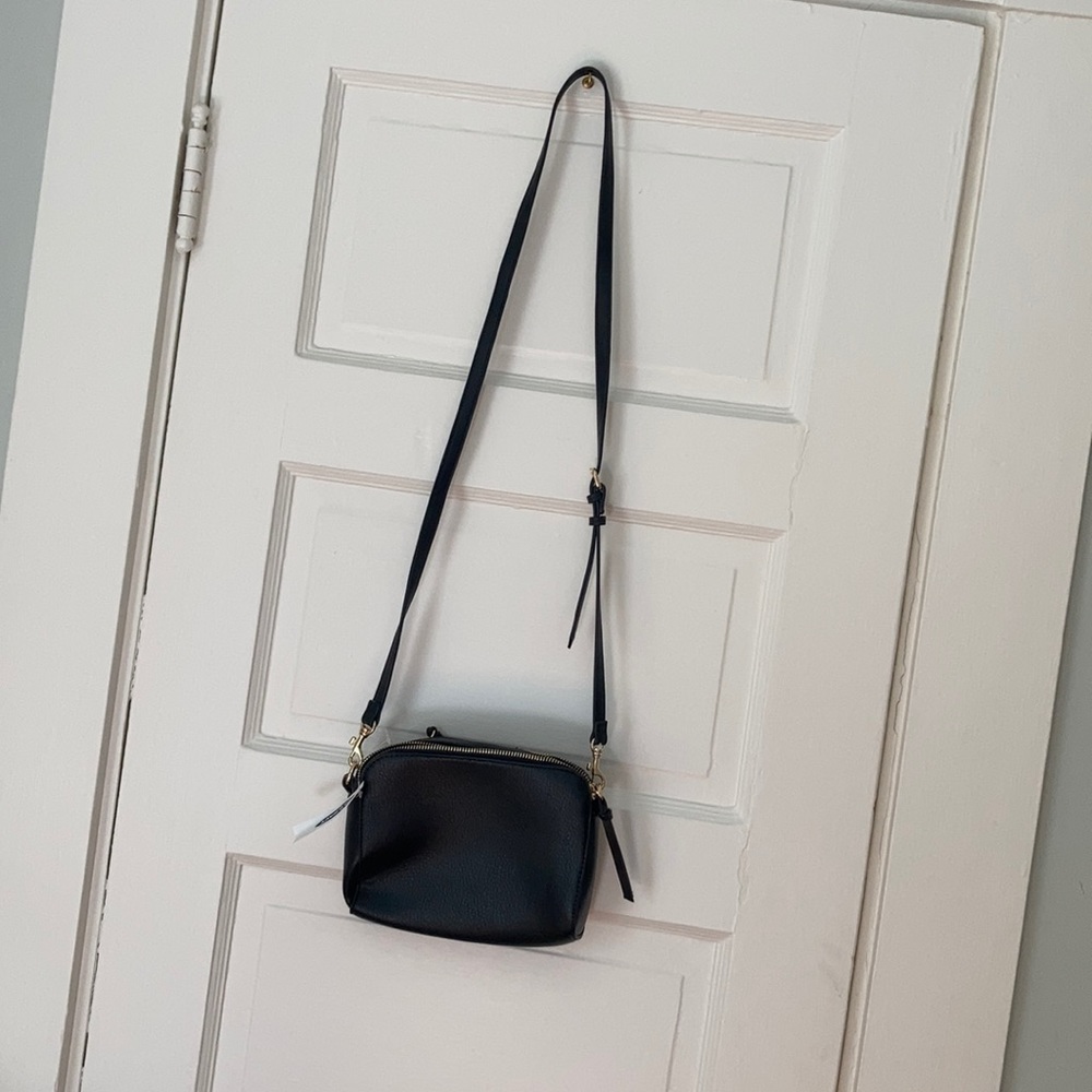 NWT really cute black purse/bag
